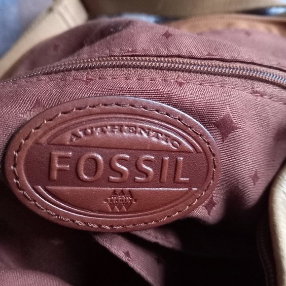 Fossil Messenger crossbody Postman style messenger bag - Picture 3 of 14